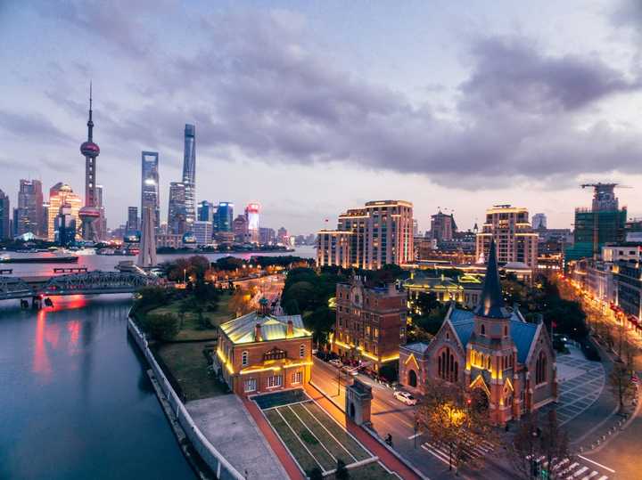 上海奇迹，变革中的自信之花绽放