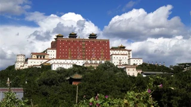 承德，北国皇家园林的时空盛宴之旅🌟